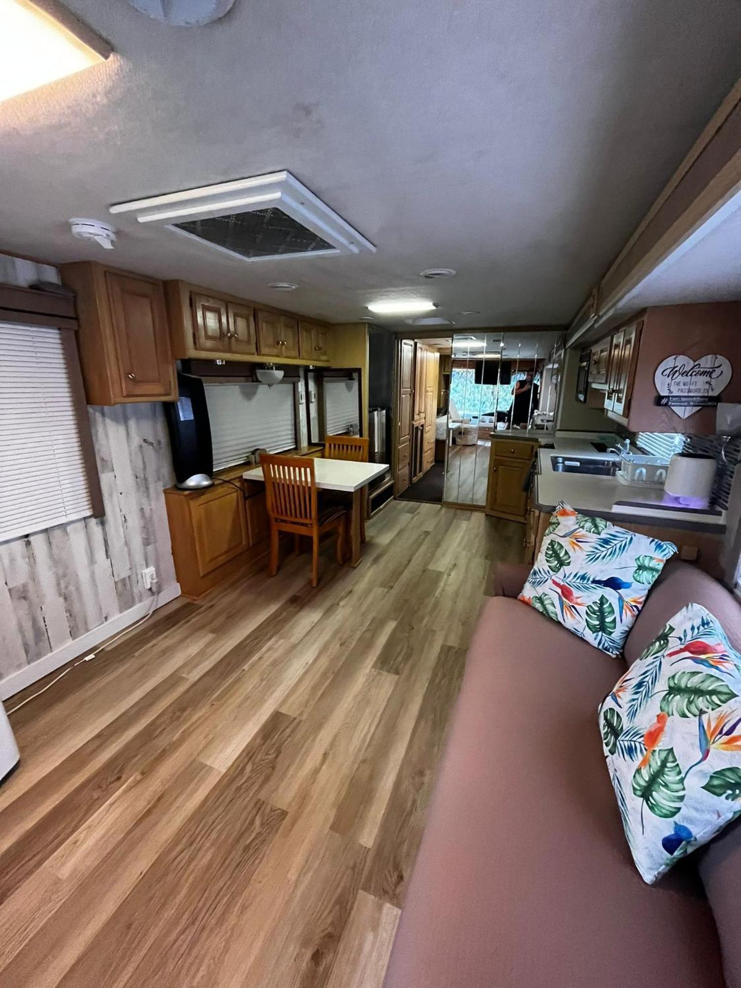 Remodeled And Comfortable Rv - Free Parking Miami Dış mekan fotoğraf